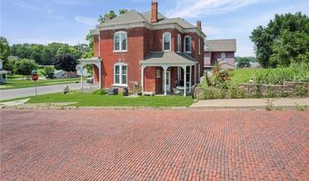 432 S 5th St, Atchison, KS 66002