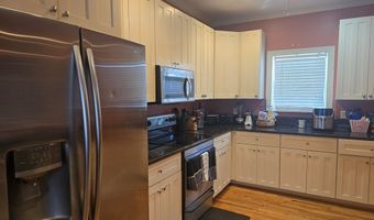 221 Fairway Cir, Americus, GA 31709