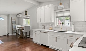 93 Wildwood Trl, East Greenwich, RI 02818