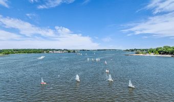 14 Larboard St, Beachwood, NJ 08722