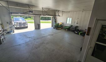 512 W Melgaard Rd, Aberdeen, SD 57401