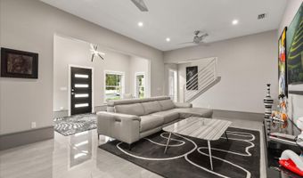 808 EDGEWATER Dr, Orlando, FL 32804