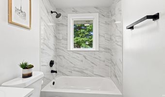 233 S Division St, Auburn, IN 46706