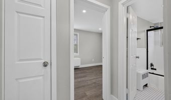 2026 N VERMONT St 301, Arlington, VA 22207