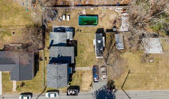 23 Bardsley St, Acushnet, MA 02743