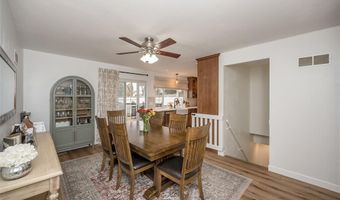 704 Woodrun Dr, Ballwin, MO 63021