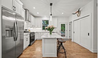 586 Kuehnle Ave, Ann Arbor, MI 48103