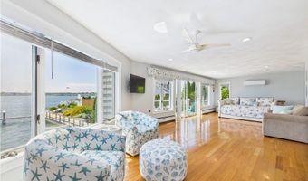 72 Marine Dr, Narragansett, RI 02882