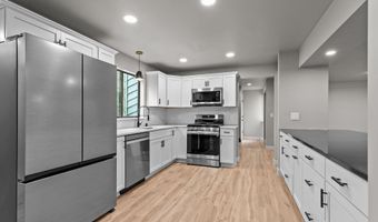 929 E NORTHWOOD Dr, Appleton, WI 54911