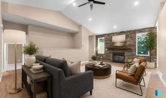 813 E Heatherwood Dr, Brandon, SD 57005