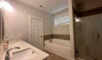 201 Thistleberry Dr, Aberdeen, NC 28315