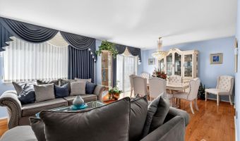 905 Madaline Dr, Avenel, NJ 07001