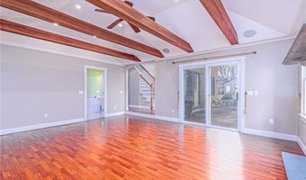 61 Howland Ave, Jamestown, RI 02835