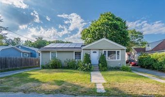 3 Luther St, Johnston, RI 02919