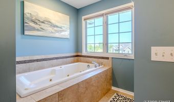 5814 Cannon Hills Dr NE, Ada, MI 49301