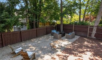 8 Cross St 1, Newport, RI 02840