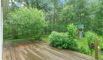 48 Fieldstone Ln, North Kingstown, RI 02874