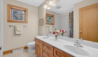 3 Proctor Ct, Albany, NY 12211