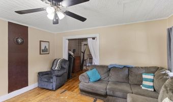 8 Cross St, Andover, ME 04216