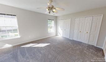 2785 S Knightsbridge Cir, Ann Arbor, MI 48105