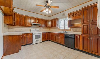 102 S Oak St, Arrowsmith, IL 61722