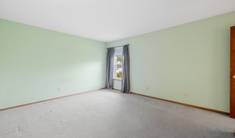 6025 RANDAL Ln, Caledonia, WI 53402