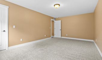 5730 Summerset Woods Dr, Alto, MI 49302