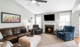 1456 Red Oak Plantation Dr, Ballwin, MO 63021