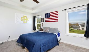 5421 Rowling Dr, Ames, IA 50014