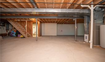 6488 S Timberidge Dr, Austintown, OH 44515