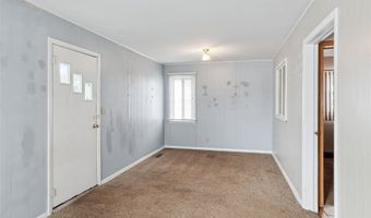 902 Rapids St, Adel, IA 50003