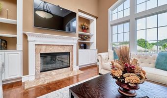 259 Meadowbrook Country Club Est, Ballwin, MO 63011