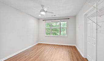 20322 BEECHWOOD Ter 301, Ashburn, VA 20147