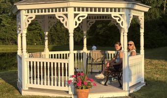806 Heather Ln, Altamont, NY 12009