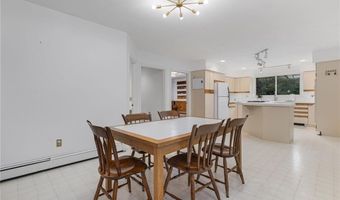 67 Daniel Dr, North Kingstown, RI 02852