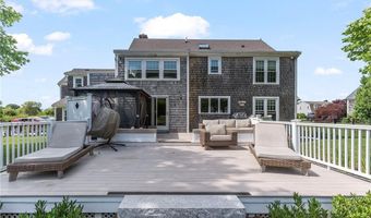 53 River Run Rd, Middletown, RI 02842