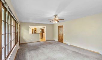 6337 Piping Rock Rd, Madison, WI 53711