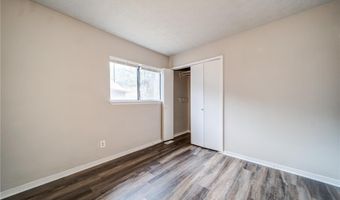 37 Country Place Ct, Alpharetta, GA 30005