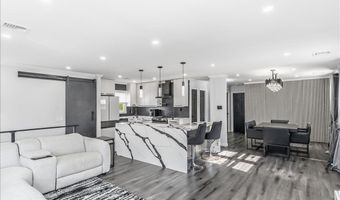 16 Netz Pl, Albertson, NY 11507