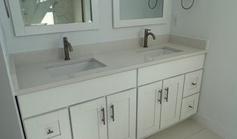 1334 E LONE ROCK Dr, Big Water, UT 84741