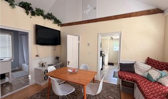25 Marsh St, Newport, RI 02840