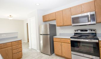 195 Woodgreen Dr, Aberdeen, NC 28315
