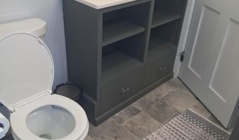 29 Whitney St, Auburn, ME 04210
