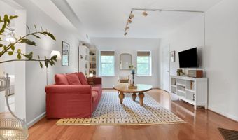 1732 QUEENS Ln 3-187, Arlington, VA 22201