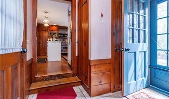 241 Howland Rd, East Greenwich, RI 02818