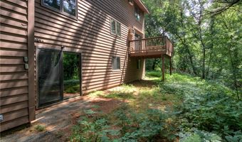 911 Woodglen Ct, Altoona, WI 54720