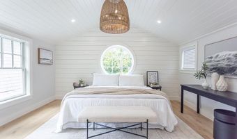 84 Coggeshall Ave, Newport, RI 02840
