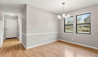 102 Abbey Cir, Asheville, NC 28805