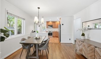 19 E MYRTLE St A, Alexandria, VA 22301