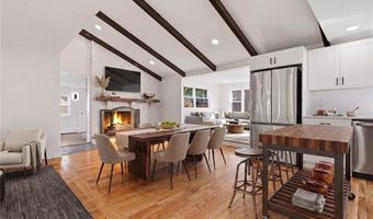 25 Stoneham St, Cranston, RI 02920